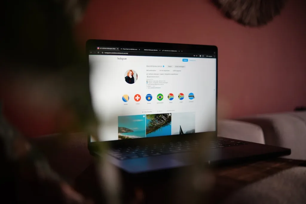 Photo Online engagement